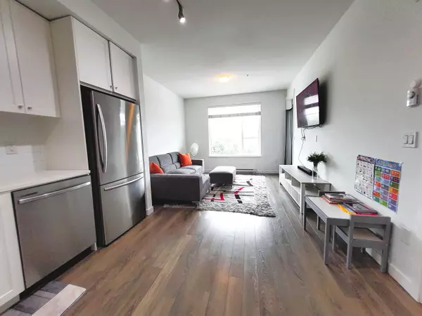 Surrey, BC V3W 3N7,13623 81a AVE #502