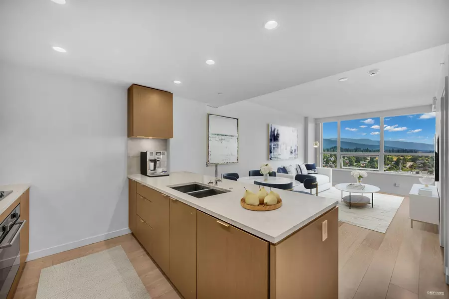 125 E 14th ST #2101, North Vancouver, BC V7L 0E6