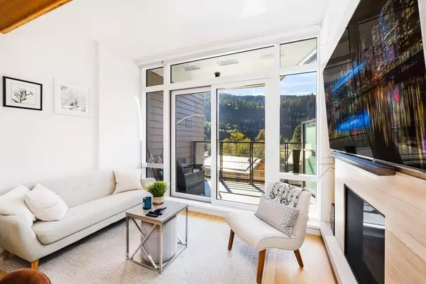 West Vancouver, BC V7W 2B2,6878 Nelson ST