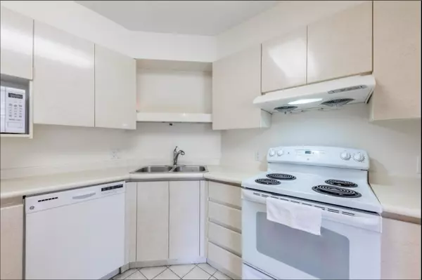 Richmond, BC V6X 3Y5,7995 Westminster HWY #605