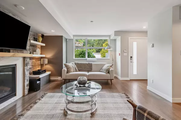 White Rock, BC V4B 0B3,14820 Buena Vista AVE #1