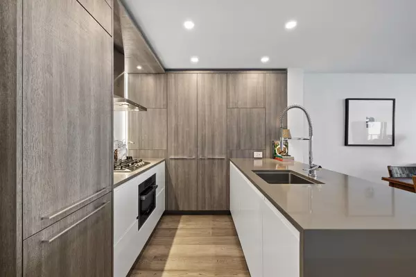 White Rock, BC V4B 3Z4,1441 Johnston RD #605