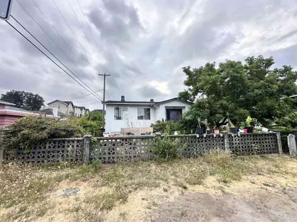 7830 Yukon ST, Vancouver, BC V5X 2Y5