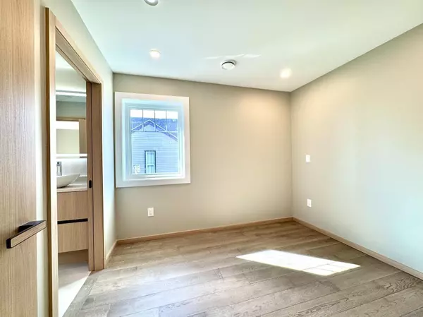 Vancouver, BC V5R 2J9,5216 Rupert ST