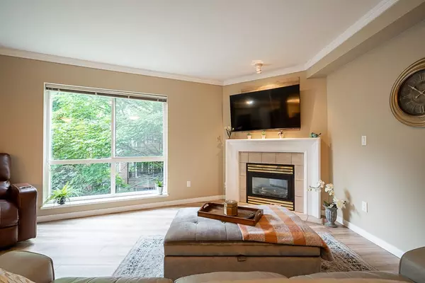 Surrey, BC V4P 3B1,15150 29a AVE #210