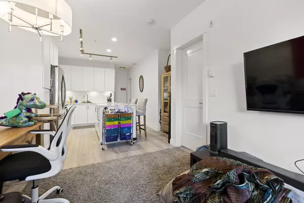 Langley, BC V2Y 3K1,20673 78 AVE #205