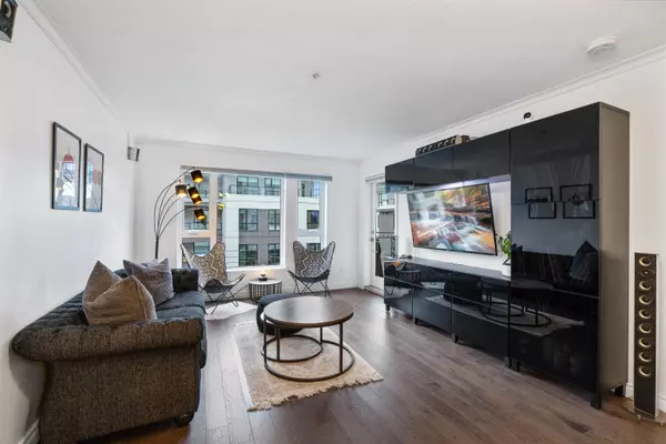 North Vancouver, BC V7L 0C1,221 E 3rd ST #318