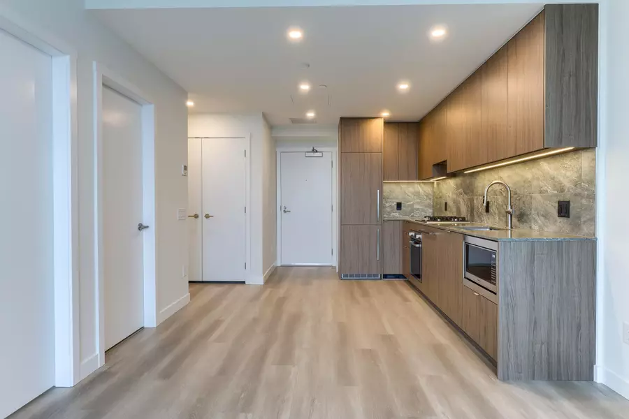 626 Claremont ST #2004, Coquitlam, BC V3J 0T1