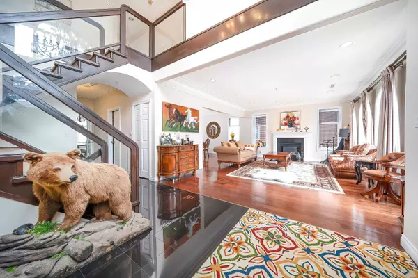 Vancouver, BC V6L 1A9,2407 W 18th AVE