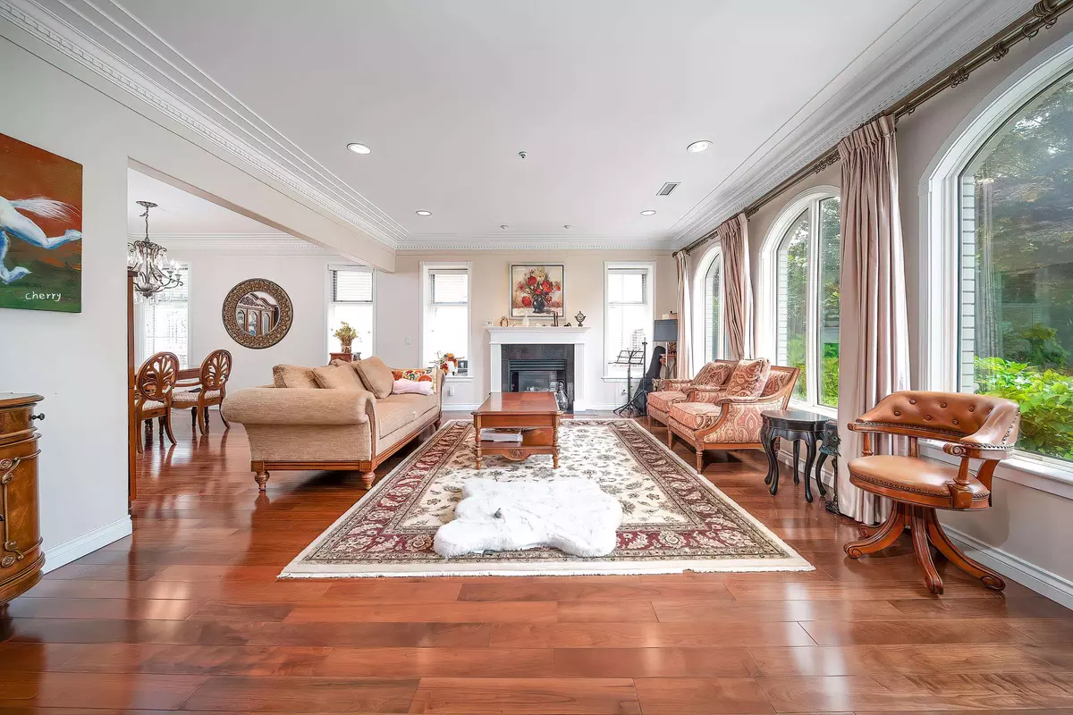 Vancouver, BC V6L 1A9,2407 W 18th AVE