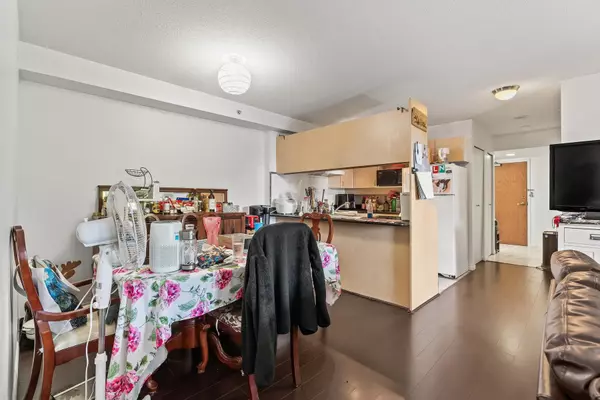 Richmond, BC V6Y 4C5,6611 Cooney RD #501