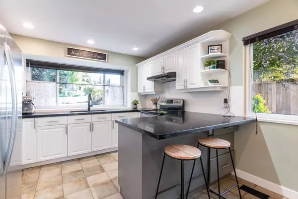 Port Moody, BC V3H 4A6,1502 Fernwood PL