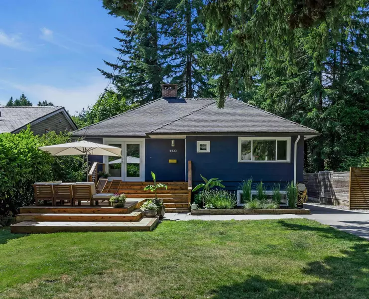 2433 Philip AVE, North Vancouver, BC V7P 2W7
