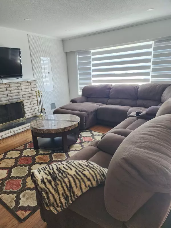 Delta, BC V4C 4L4,7319 York CRES #UPPER LEVEL
