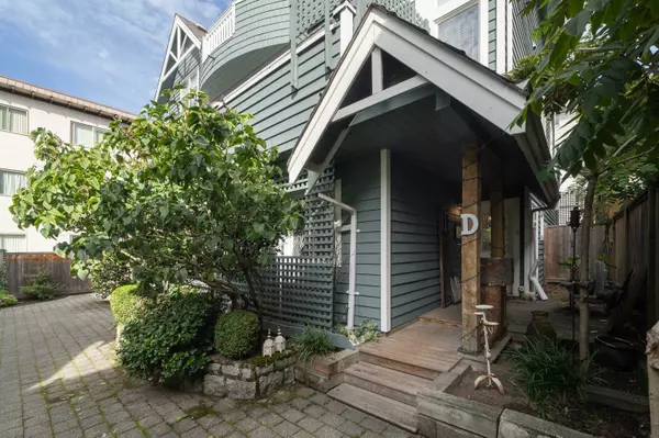 North Vancouver, BC V7M 1H5,136 W 4th ST #D