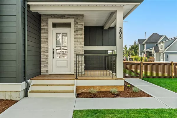 Chilliwack, BC V2R 6E4,46211 Promontory RD #205