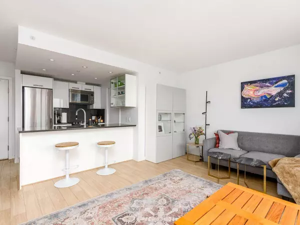983 E Hastings ST #1201, Vancouver, BC V6A 0G9