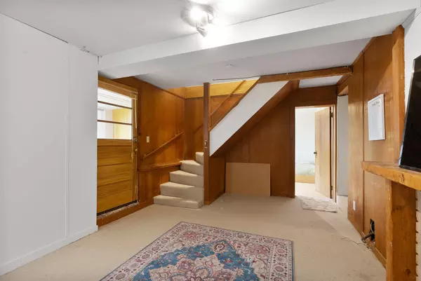 West Vancouver, BC V7V 2M1,3548 Creery AVE