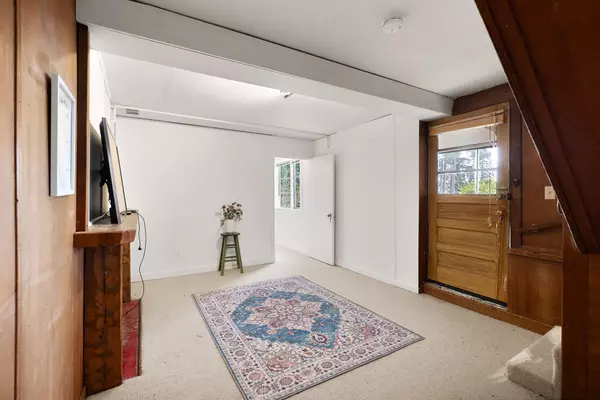 West Vancouver, BC V7V 2M1,3548 Creery AVE