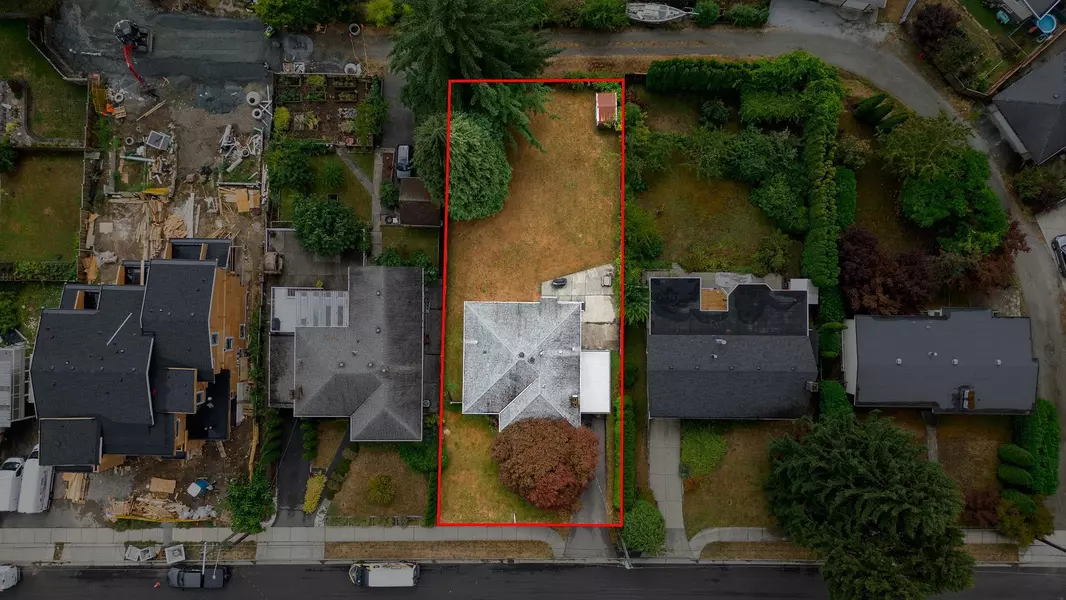 1410 Dansey AVE, Coquitlam, BC V3K 3H8