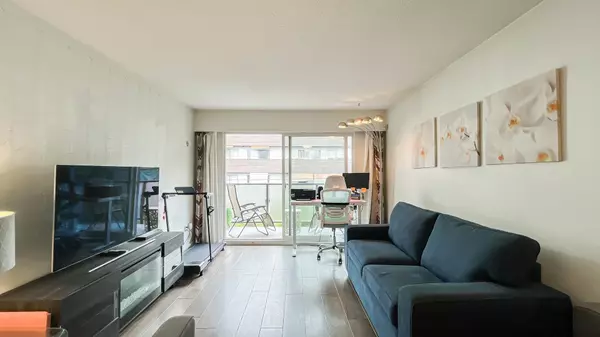 North Vancouver, BC V7M 3E5,212 Forbes AVE #306