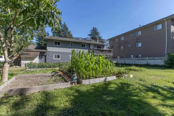 Squamish, BC V0N 1T0,38069 Fifth AVE