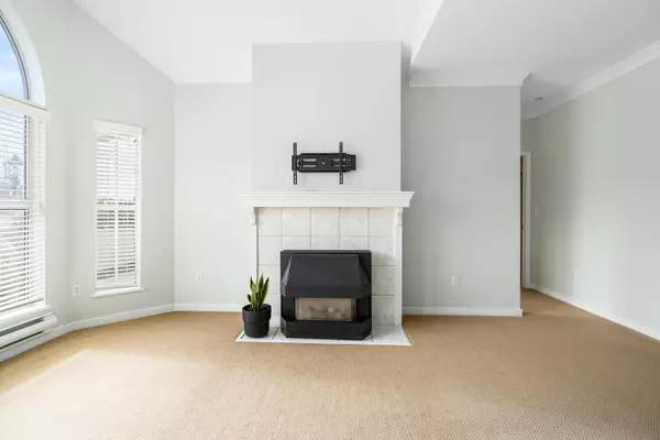 Pitt Meadows, BC V3Y 2P6,12464 191b ST #403