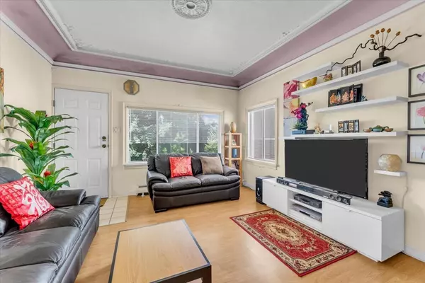 Vancouver, BC V5M 3J5,2168 Renfrew ST