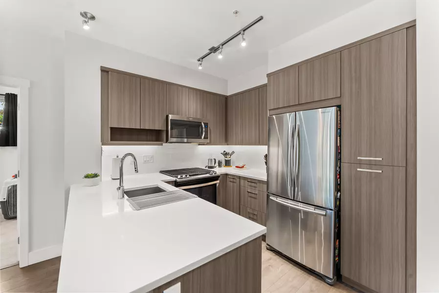1306 Fifth AVE #211, New Westminster, BC V3M 0K5