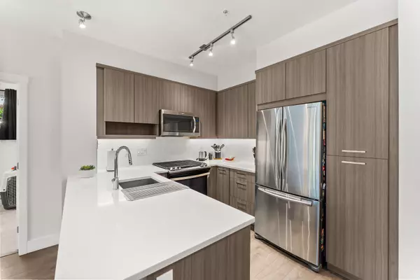 1306 Fifth AVE #211, New Westminster, BC V3M 0K5