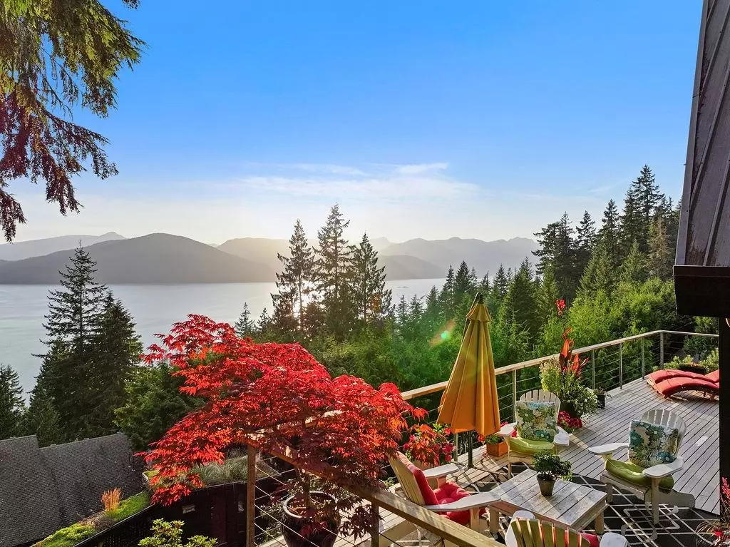 Lions Bay, BC V0N 2E0,485 Timbertop DR