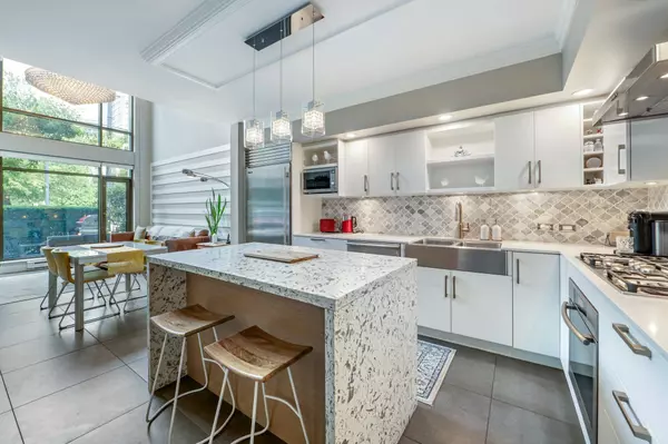 1168 Richards ST #101, Vancouver, BC V6B 3E6