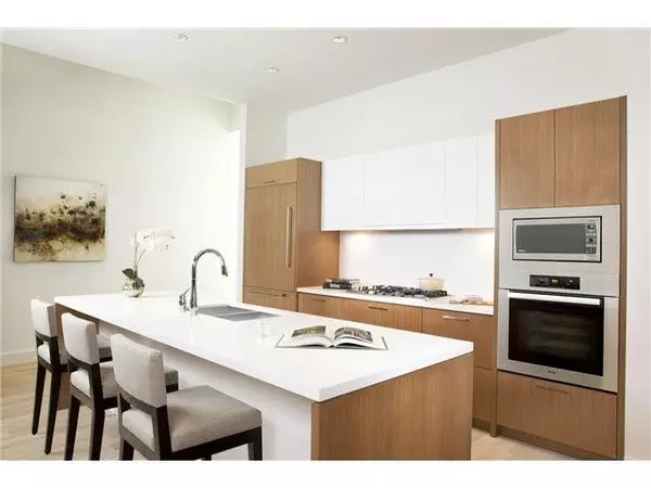 West Vancouver, BC V7T 0B1,888 Arthur Erickson PL #100