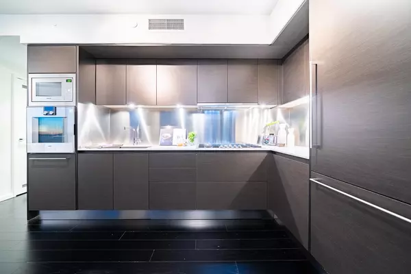 Vancouver, BC V6E 0B3,1151 W Georgia ST #4502