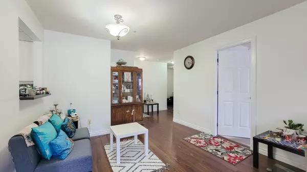 Surrey, BC V3W 2M7,12769 72 AVE #303