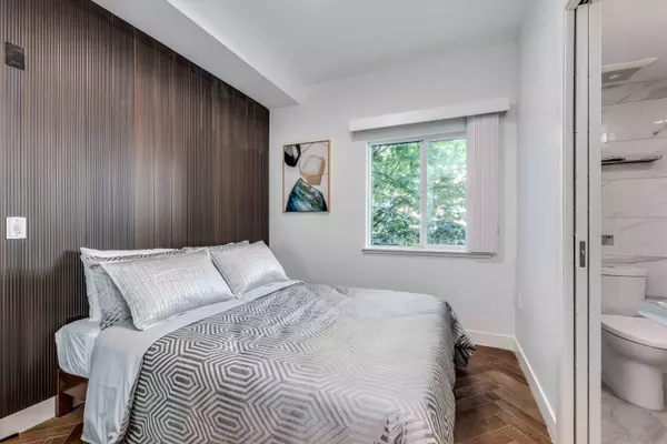 1168 Pendrell Street #301 Vancouver, BC V6E 1L4