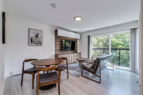 1168 Pendrell Street #301 Vancouver, BC V6E 1L4