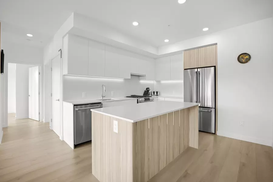 2450 Garden DR #505, Vancouver, BC V5N 0K1