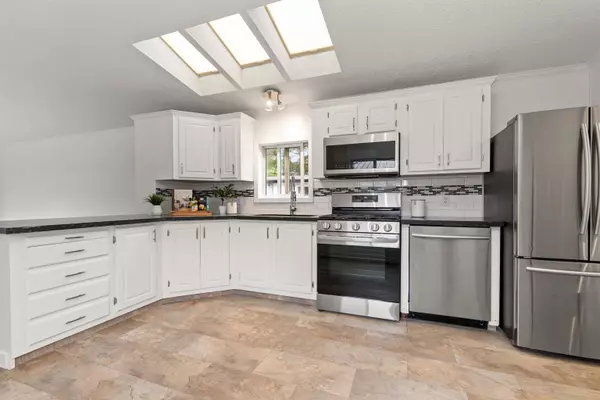 Hope, BC V0X 1L1,65367 Kawkawa Lake RD #34