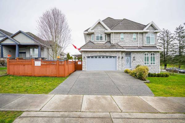 7811 148 ST, Surrey, BC V3S 3G1