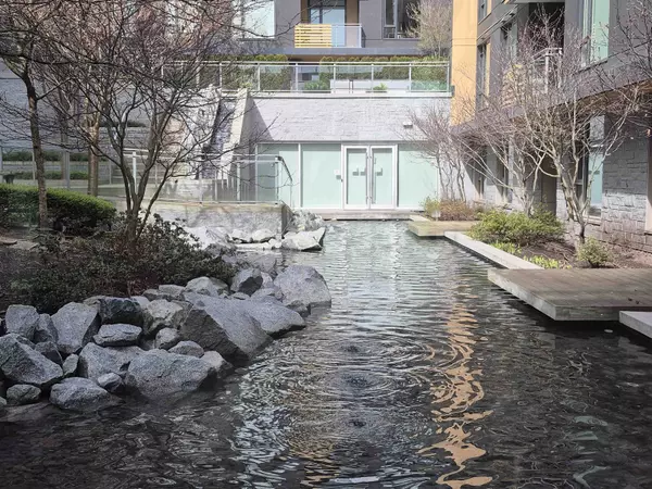 Vancouver, BC V5X 0J4,375 W 59th AVE #204