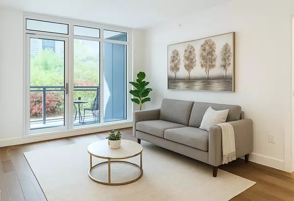 Vancouver, BC V5X 0J4,375 W 59th AVE #204