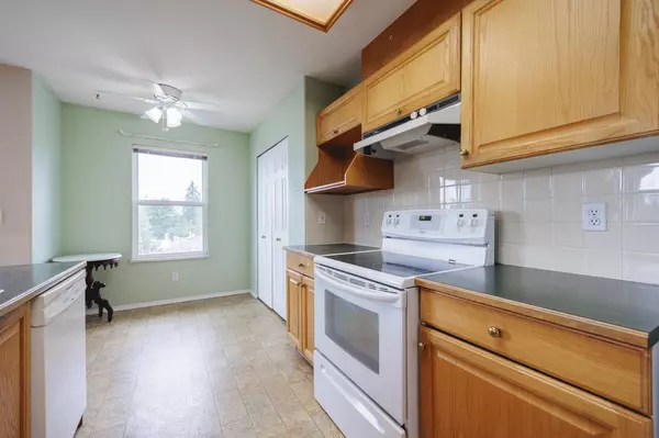 Langley, BC V1M 2L1,20381 96 AVE #305