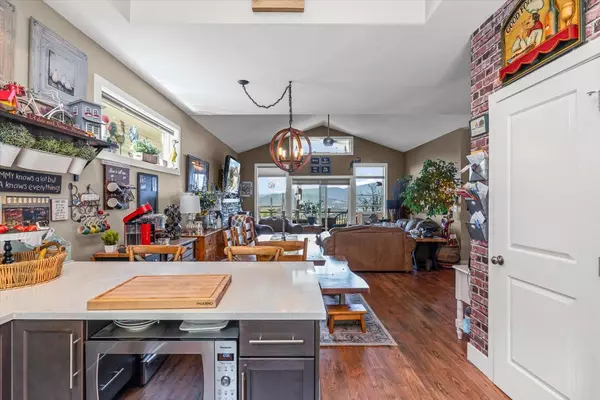 47215 Sylvan DR Chilliwack, BC V2R 0R8