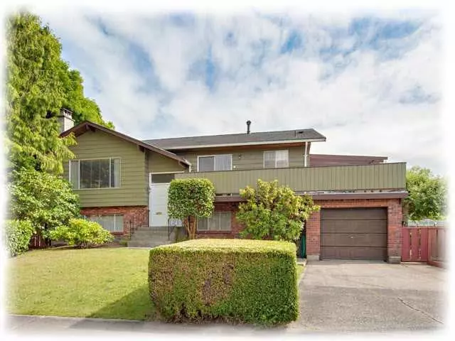 9040 Glenallan Gate, Richmond, BC V7A 1Z3