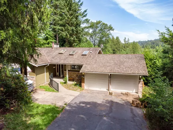Port Moody, BC V3H 2M3,1890 Charles ST
