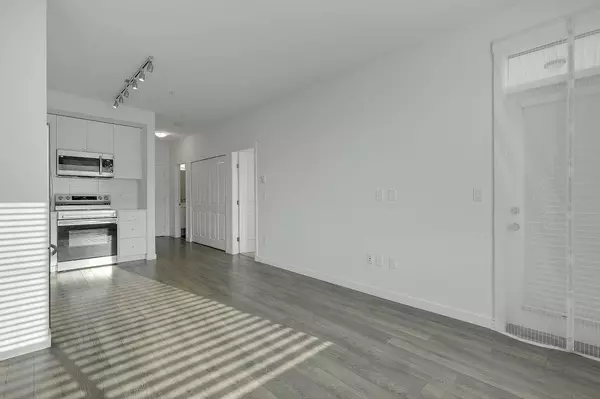 Surrey, BC V3W 3N7,13623 81a AVE #308