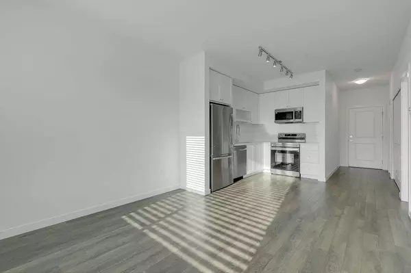 13623 81a AVE #308 Surrey, BC V3W 3N7