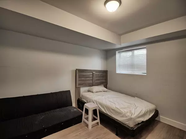Surrey, BC V3R 0K5,15467 112a AVE