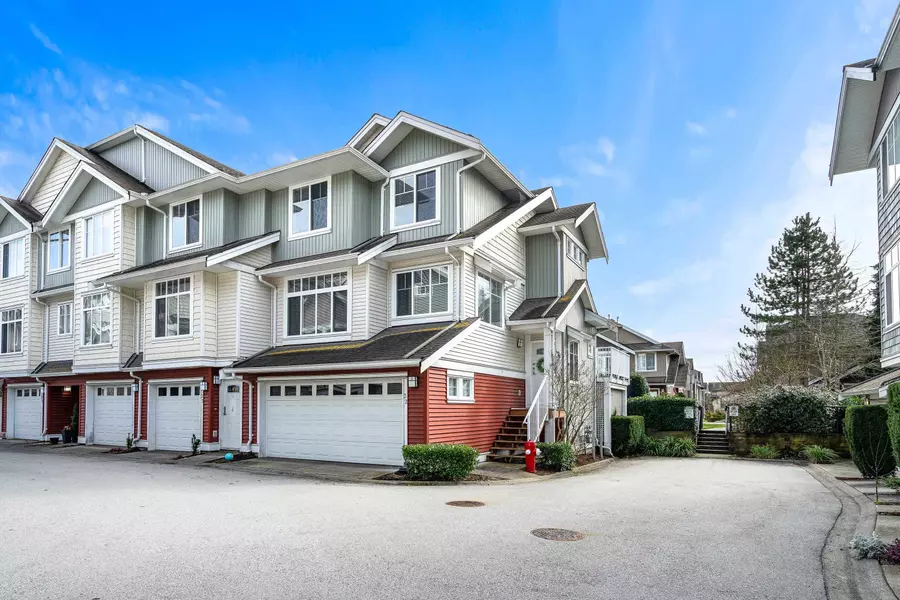 19480 66 AVE, Surrey, BC V4N 5W7